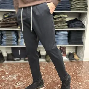 Pantaloni outfit