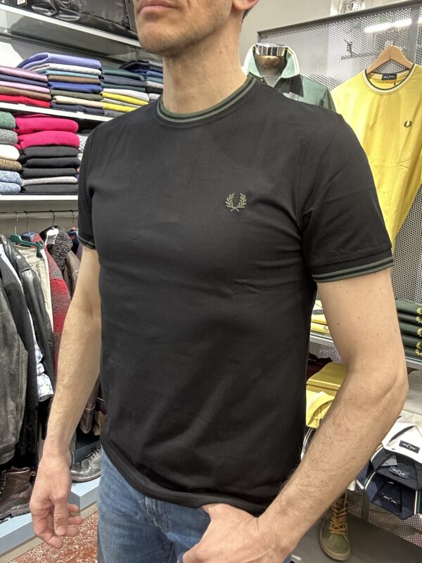 T-shirt fred perry - immagine 2